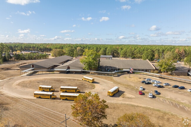 Gary Road Elementary is a public school located in Byram.