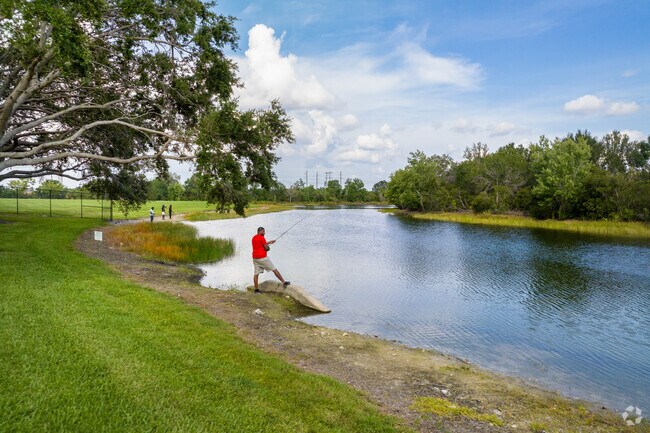 What are the best places to fish in the town of Gateway is at Gateway Commons community park