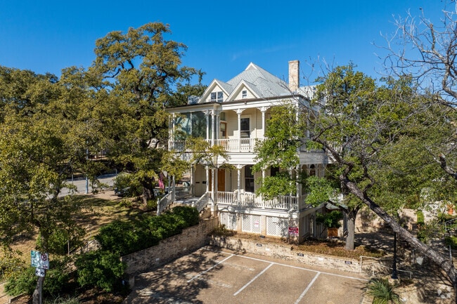 Uptown Austin combines urban lofts with cozy residential options.