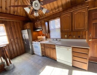 112 Central St Unit 112, Hudson, NH 03051