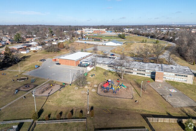 The student population of Hite Elementary is 448 and the school serves K-5.