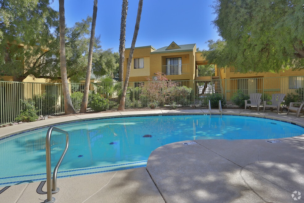 Silverado Apartments, Tucson, AZ 85706 - photo 1