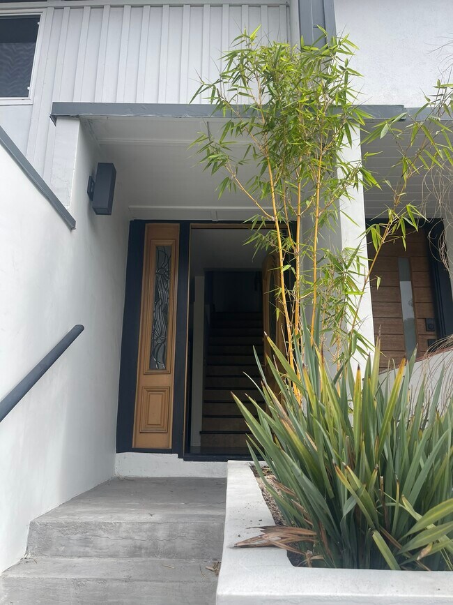 4312 Spindrift Way, Newport Beach, CA 92663