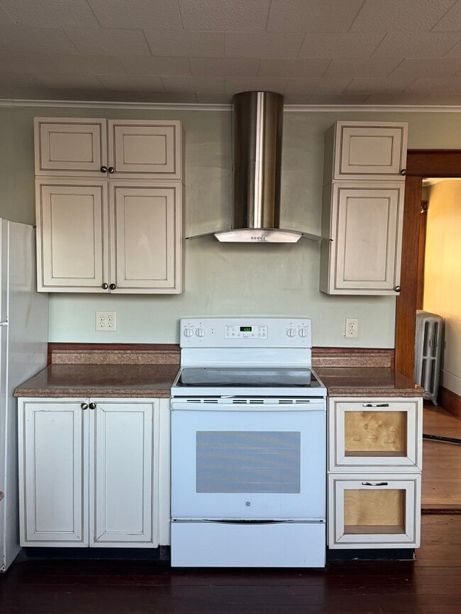 3 Howard St unit D, Springvale, ME 04083 - photo 4