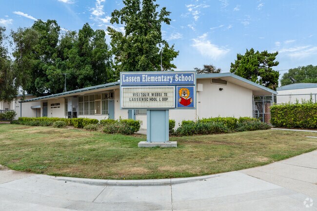 Lassen Elementary School is nestled in the quiet community of North Hills, CA.