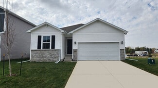 5700 152nd St, Urbandale, IA 50111