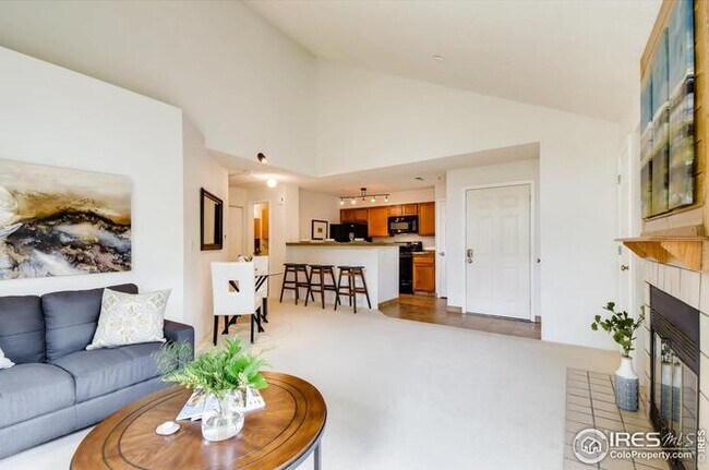 4815 White Rock Cir unit F, Boulder, CO 80301 - photo 6