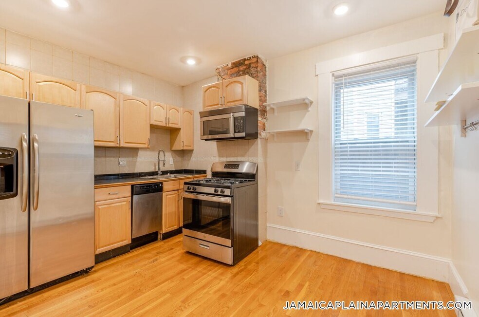 126 Day St unit 1, Jamaica Plain, MA 02130 - photo 1