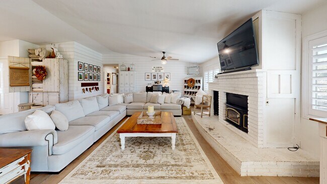 28853 Broken Arrow Cir, Menifee, CA 92584 - photo 2