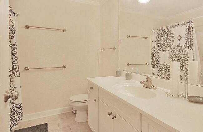 1513 E Franklin St unit F-123, Chapel Hill, NC 27514 - photo 5