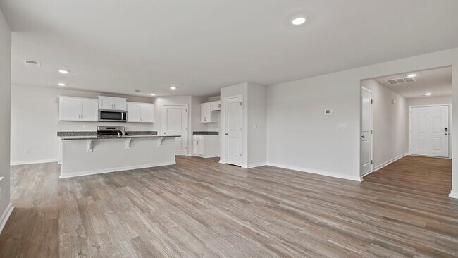 123 Bobbin Rd, Greenville, SC 29611 - photo 5