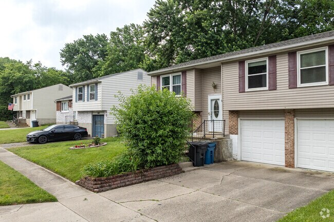 Welcoming split level homes are very common throughout the neighborhood of Moraine.