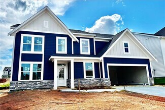 692 Crystal Lake Pkwy, Hoschton, GA 30548