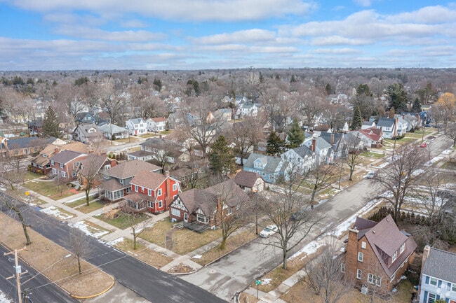 Alger Heights is a great place to live, work, and build community in Grand Rapids.