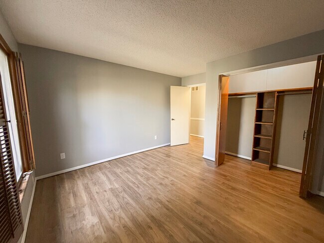 3460 E Catalpa St, Springfield, MO 65809 - photo 5