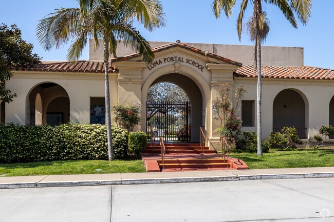 Loma Portal Elementary has been serving the Loma Portal community since 1914.