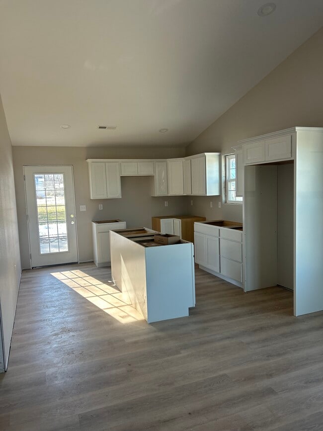 304 Jennifer, Germantown, IL 62245 - photo 2