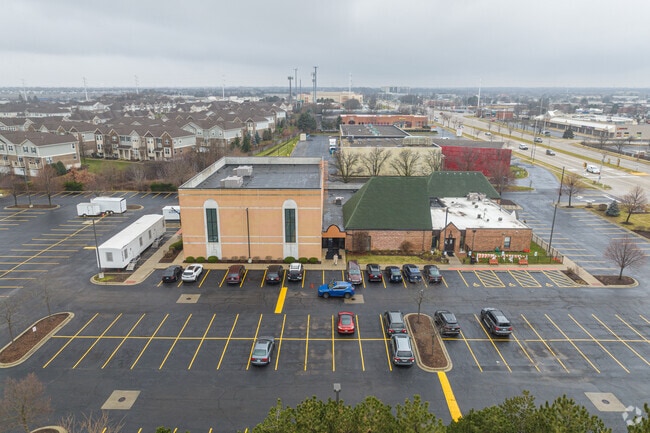 Icn Full-Time School Program has a student-teacher ratio of 10 to 1 (National ratio is 17:1).