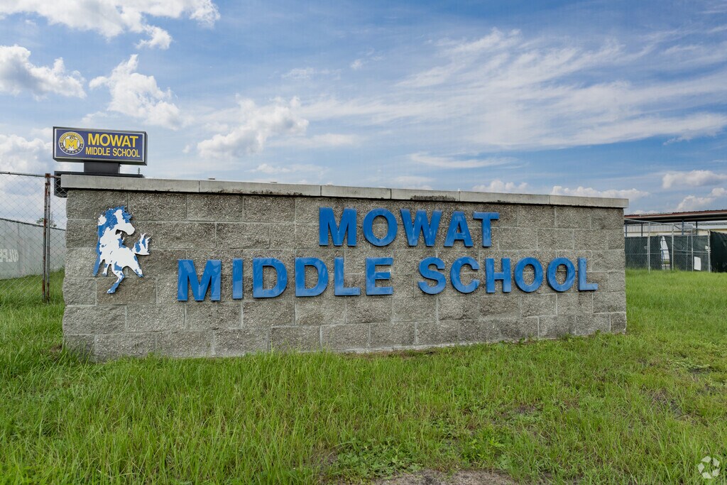 Mowat Middle School