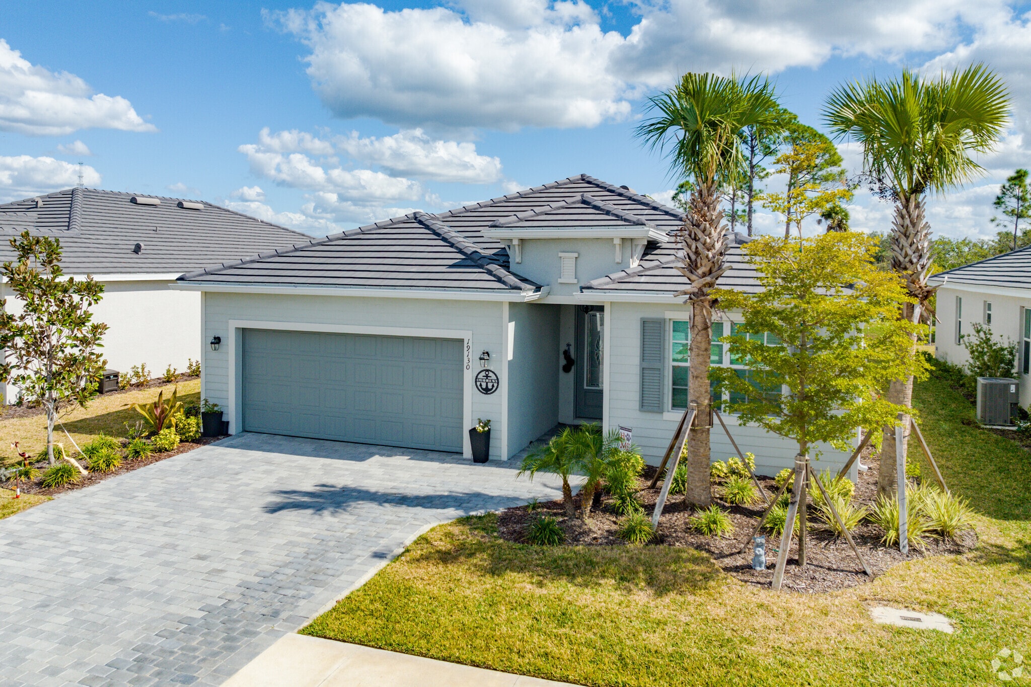 Many of the single family homes in Wellen Park are similar in size and have contemporary styles.