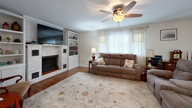 1202 Glen Ridge Dr, Glassboro, NJ 08028 - photo 2