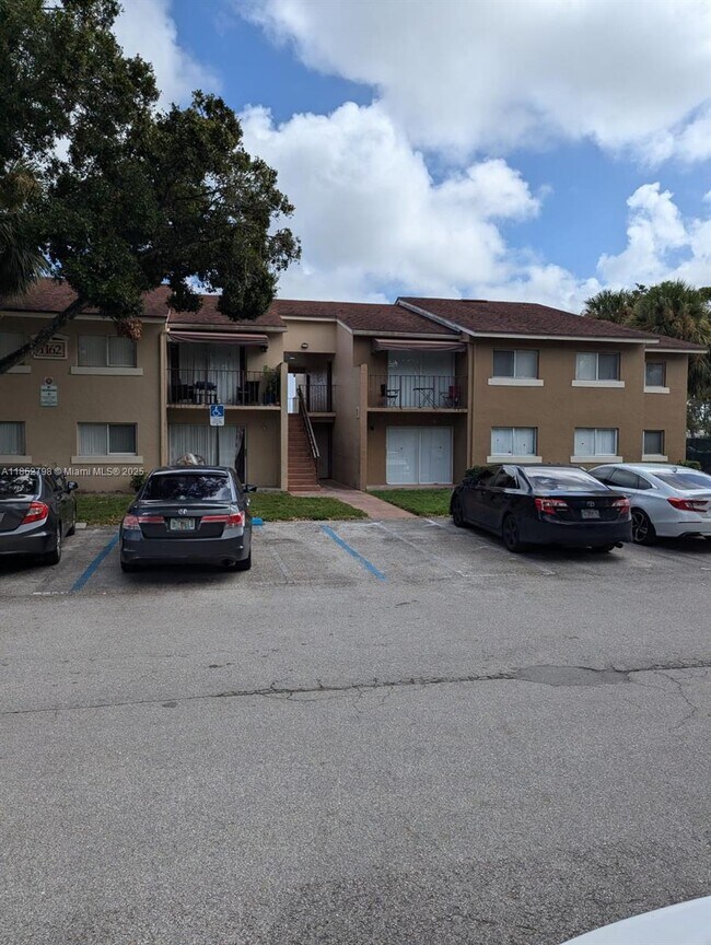 1162 Lake Terry Dr Unit 1, West Palm Beach, FL 33411