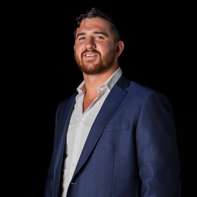 Agent Photo