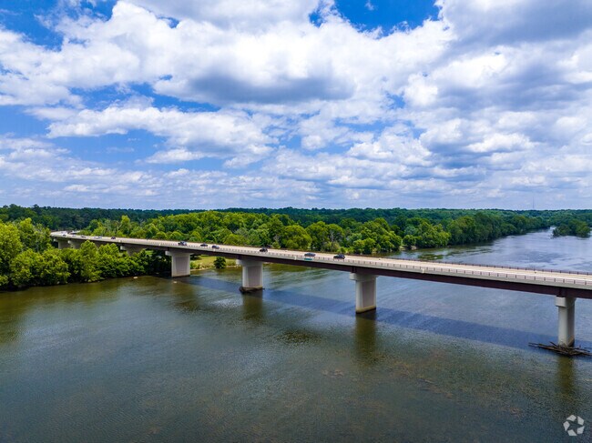 Huguenot Memorial Bridge over the James River in Southhampton, Richmond, VA.
