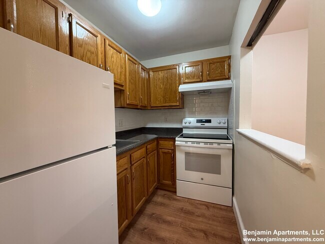 48 Lancaster Terrace unit 103, Brookline, MA 02446 - photo 2