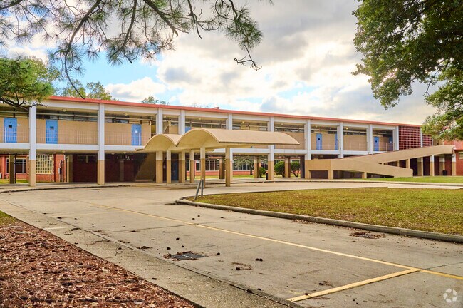 Westdale Middle School in Bocage serves grades 6-8.