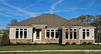 2504 Bent Grass Dr, Beavercreek, OH 45431