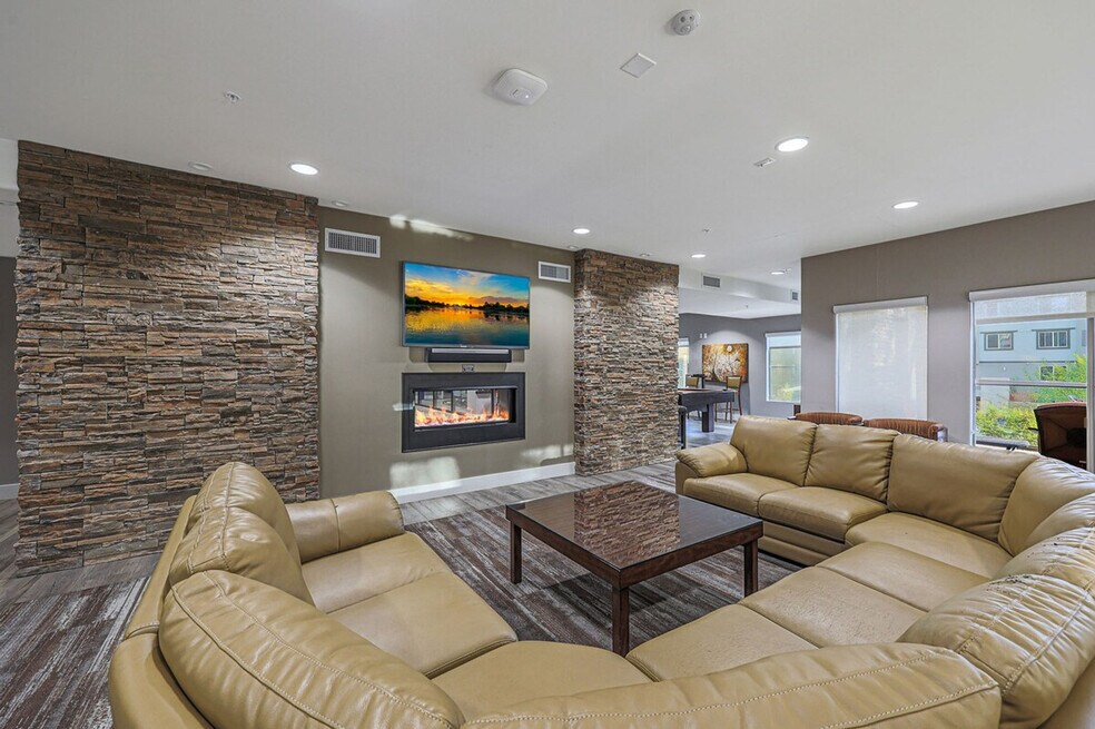 Toscana of Desert Ridge unit ID1255452P, Phoenix, AZ 85054 - photo 1