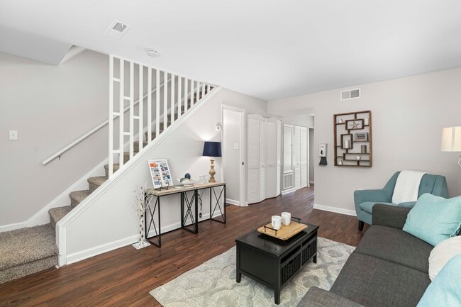 Brook Hill Townhouse - Students Save Up to 10%, Raleigh, NC 27606 - photo 3