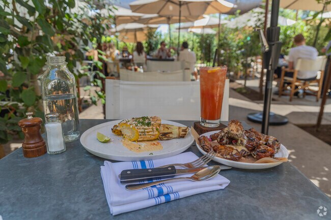 Deer Park residents can grab a delicious farm to table dining experience at the nearby St. Helena.