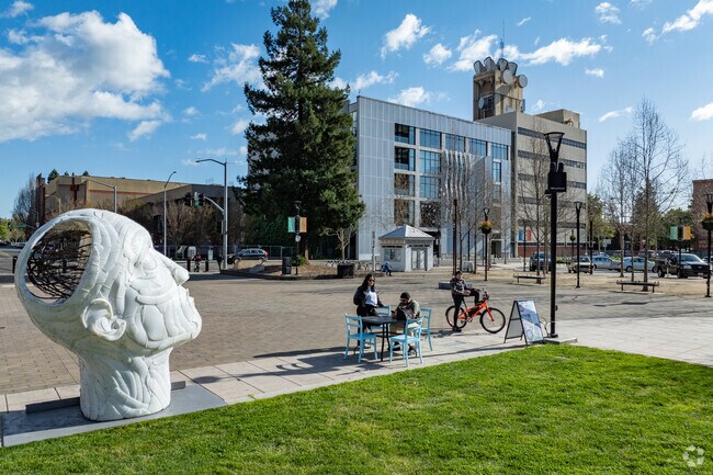 Montecito Heights nightlife can be found at Old Courthouse Square in downtown Santa Rosa, where many events take place including the Farmer's Market.