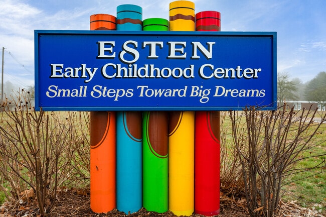 Welcome to R. Stewart Esten Elementary School in Rockland