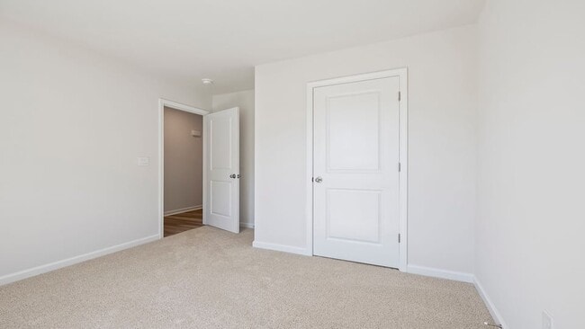 132 Bobbin Rd, Greenville, SC 29611 - photo 4