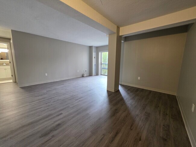 15 S Point Dr unit 207, Boston, MA 02125 - photo 3