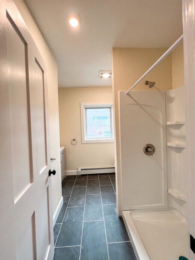 27-29-29 Pine St unit 29 Pine St, Burlington, VT 05401 - photo 6