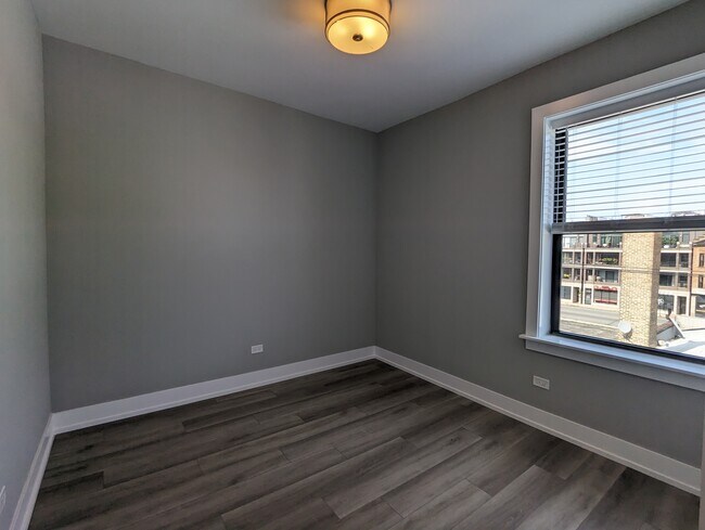 3935 N Janssen Ave unit 3937-W3, Chicago, IL 60613 - photo 4