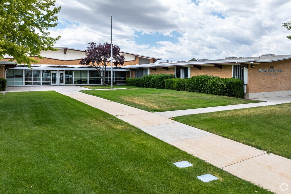 Arcadia Elementary serves students in grades K-6.