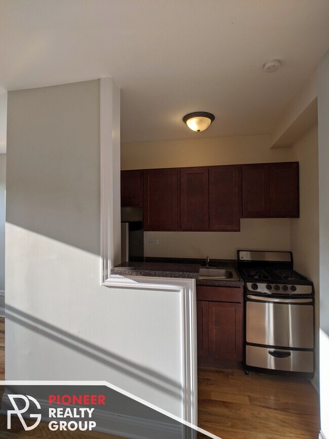 812 W Diversey Pkwy unit 818-X, Chicago, IL 60614 - photo 5