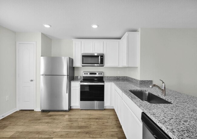 825 Yellowbird Dr unit 37023252, Fort Myers, FL 33913 - photo 5