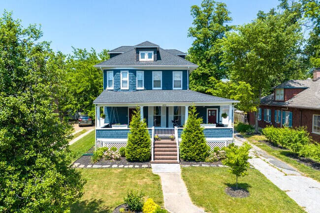 Lake Evesham has beautiful Cape Cod housing options.