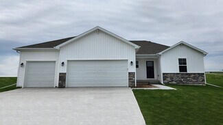 17010 Reynolds St, Bennington, NE 68007