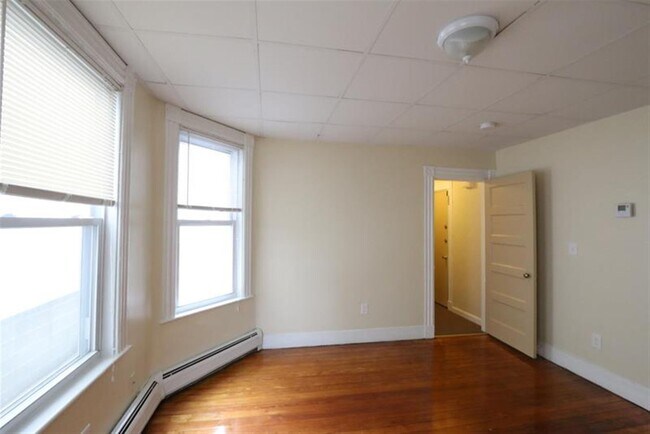 14 Garrison Ave unit 4, Somerville, MA 02144 - photo 2