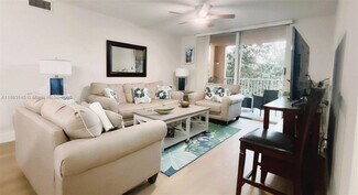 19801 E Country Club Dr, Aventura, FL 33180