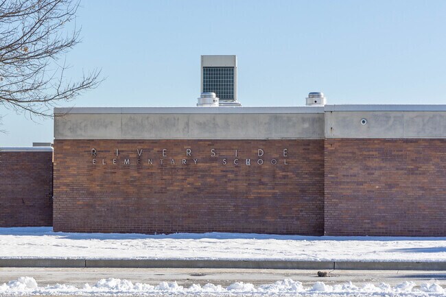 Riverside Elementary School has a student-teacher ratio of 13-1.