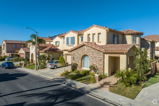 East Simi Valley has Spanish-influenced and Mediterranean homes in the hills.