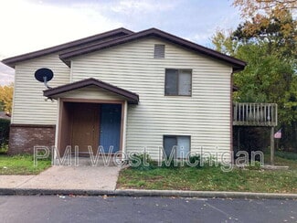 6043 In the Pines Dr SE, Grand Rapids, MI 49548